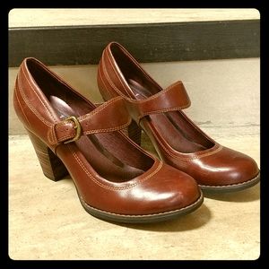 Clark's Indigo Leather Pumps, wooden heel